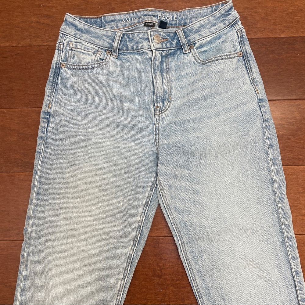 American Eagle- Basic Light Wash High Rise Strigi… - image 2